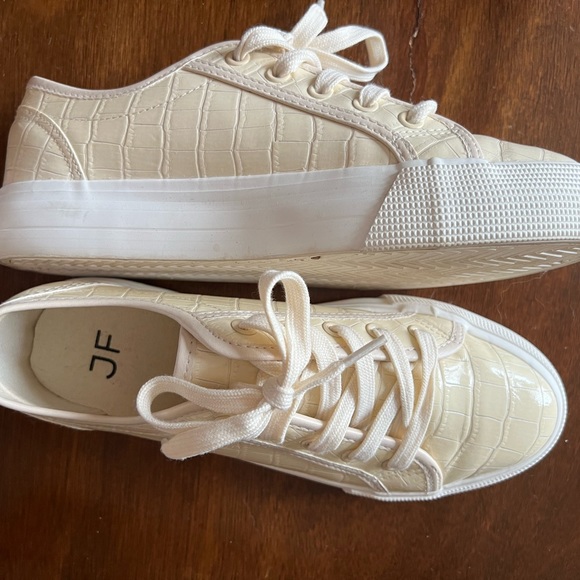 Snake Skin JustFab sneakers - Picture 2 of 3